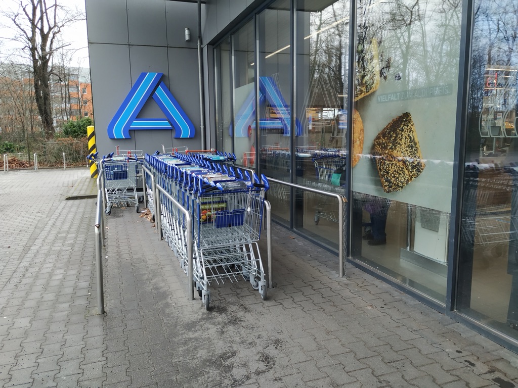 Aldi und Lidl streiten über Rabatt-Apps