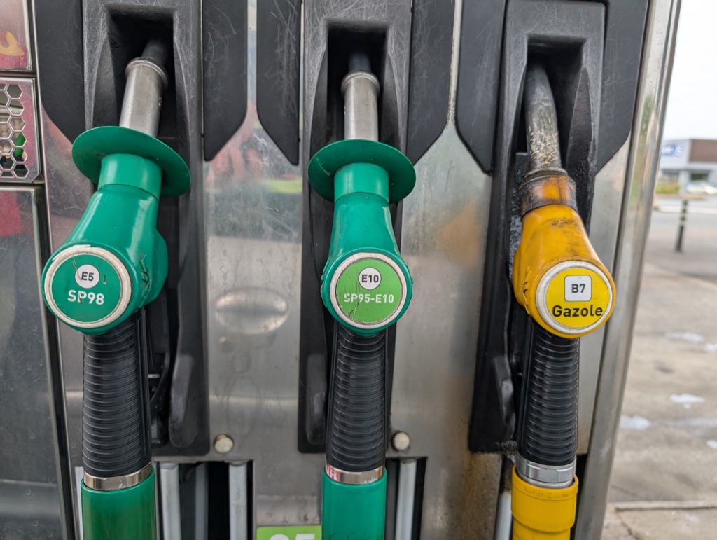 Der Liter E10 kostet erstmals mehr als 2,20 Euro